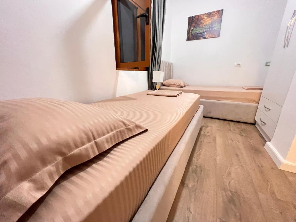 Arteg Apartments Durrës Esterno foto